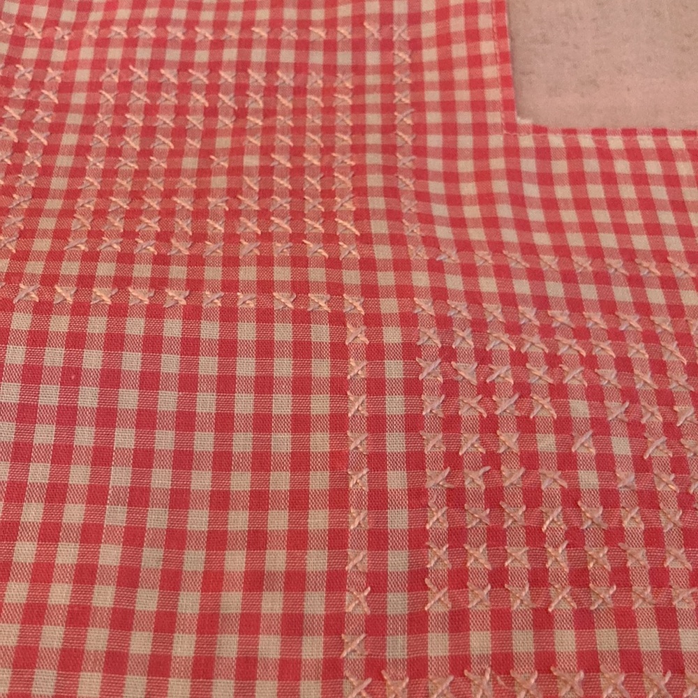 Aprons Two Beautiful Hand Made Vintage Aprons. Pink has cross stitch on both - Picture 17 of 17